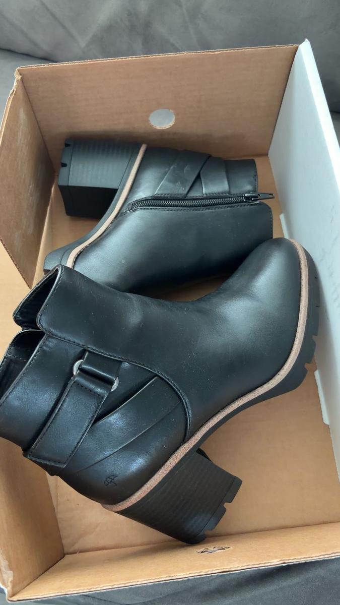 Item: Black, 1, 8 1/2