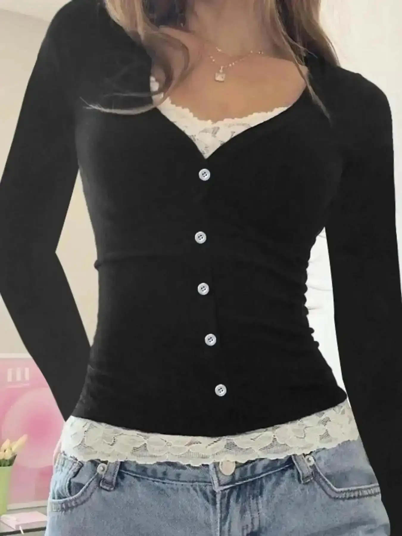 2026 Women's Colorblock Contrast Lace Button Down Henley T-Shirt, Casual Basic Long Sleeve Top for Fall & Winter, Women's Clothing for Daily Wear, Style Essential, Simple Style, Soft Material, All Season Use