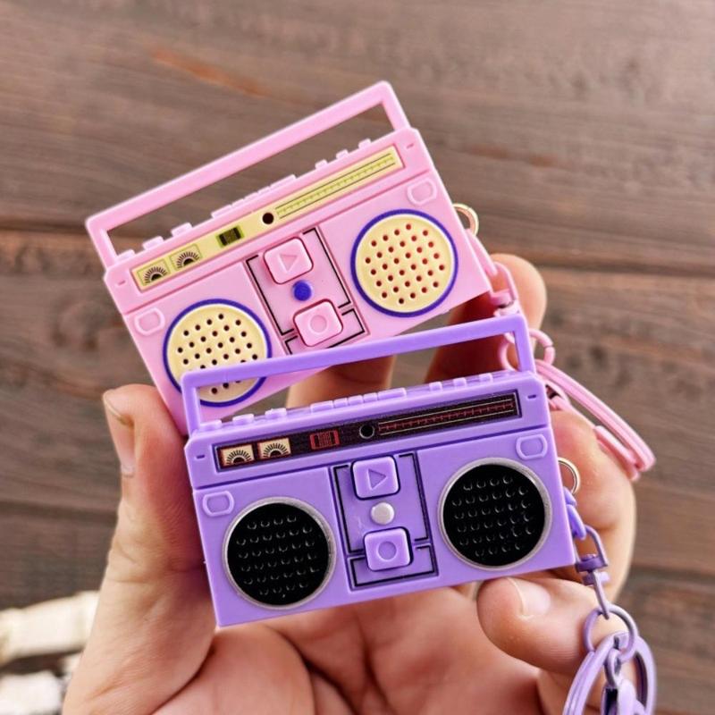 2 Pcs  Nostalgic Mini Radio Recorder Keychain Nostalgic Vintage Mini  Radio That Can Record Classical Funny Bag Ornaments design retro Stretchy Scrunchie Lanyard with Retractable heart
