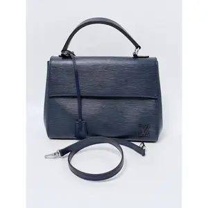 Pre-owned Louis Vuitton Leather Crossbody Bags Epi Cluny MM Blue Top Handle Bag Shoulder Handbag Crossbody P020LV