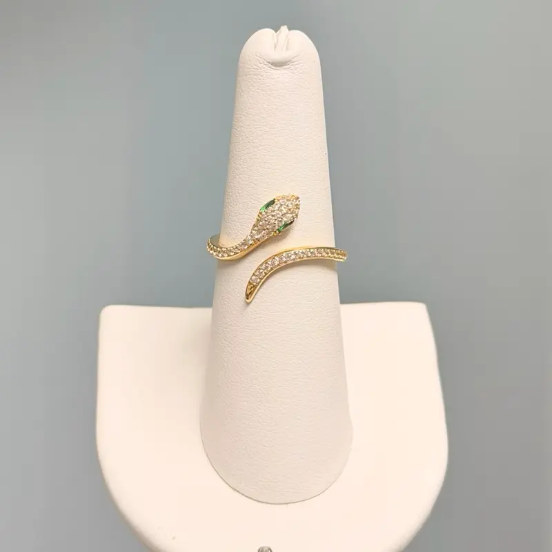 Anillo de Oro 14k Diseño de Serpiente con Detalles Brillantes y Elegantes para Mujer