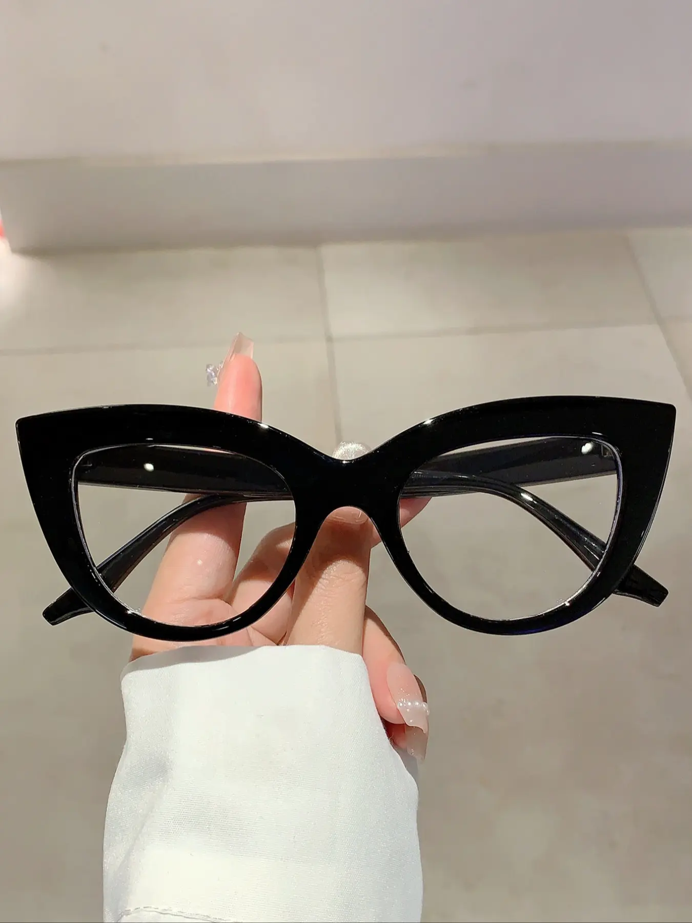 Women's Full Frame Cat Eye Glasses, Stylish Plain Color Simple Style, Perfect for Photography Parties No Prescription Decorative Eyewear, Lightweight Durable Glasses, Stylish Trendy Eyewear, Fashionable Frames Glasses