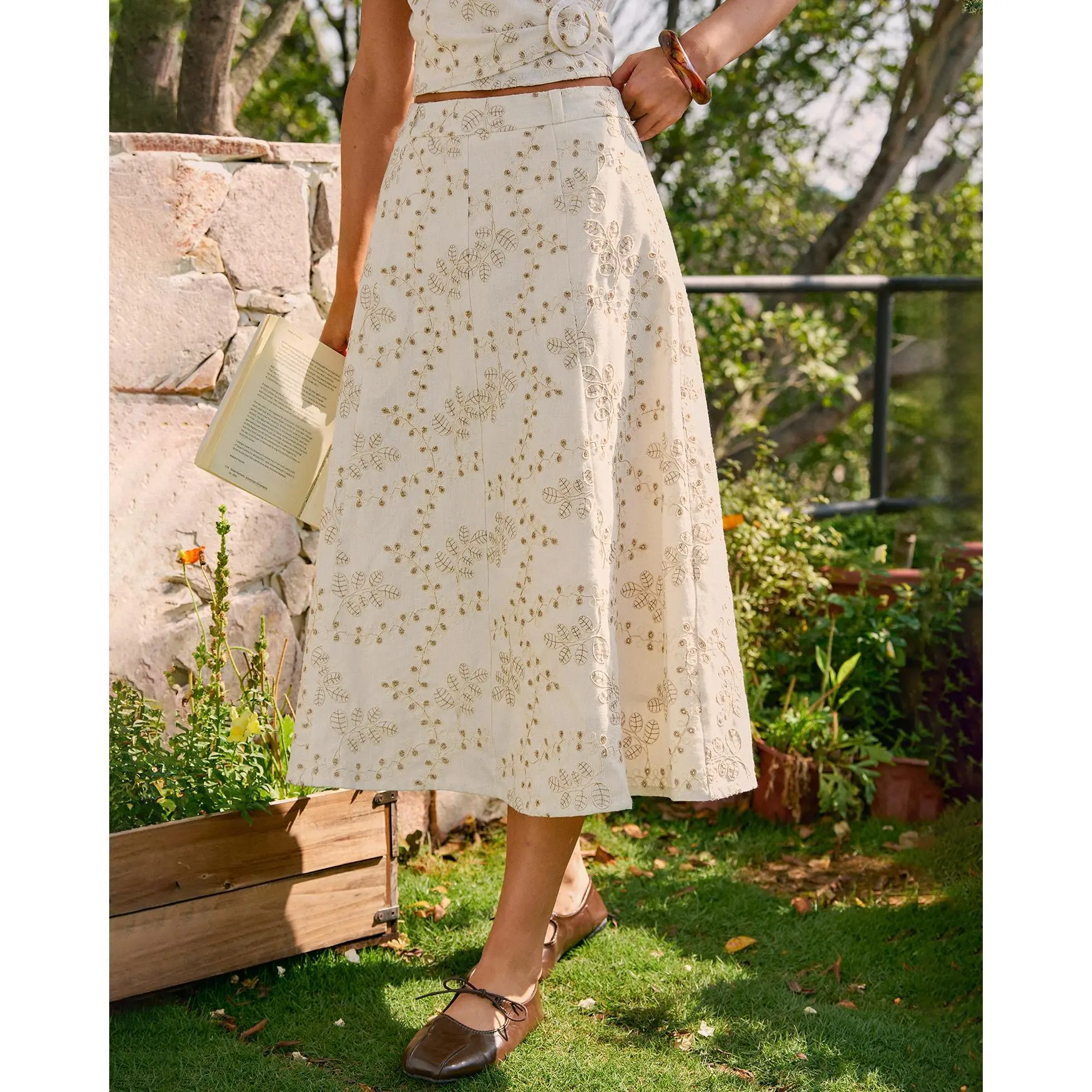 Beige Embroidery Midi Skirt