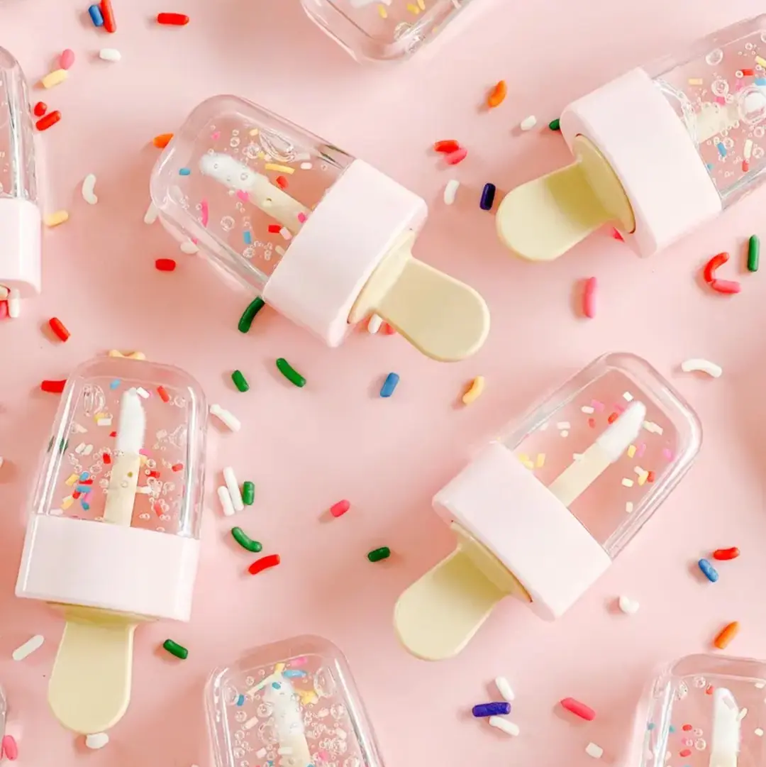 ph Color Changing Reactive Cupcake Lipgloss - Clear Plastic Bottle with Colorful Sprinkles, Ideal for Makeup Application, Hydrating Moisturizer outdoorfun Moisture Moisturizing Cosmetic Hydrate Lipstick Glossy