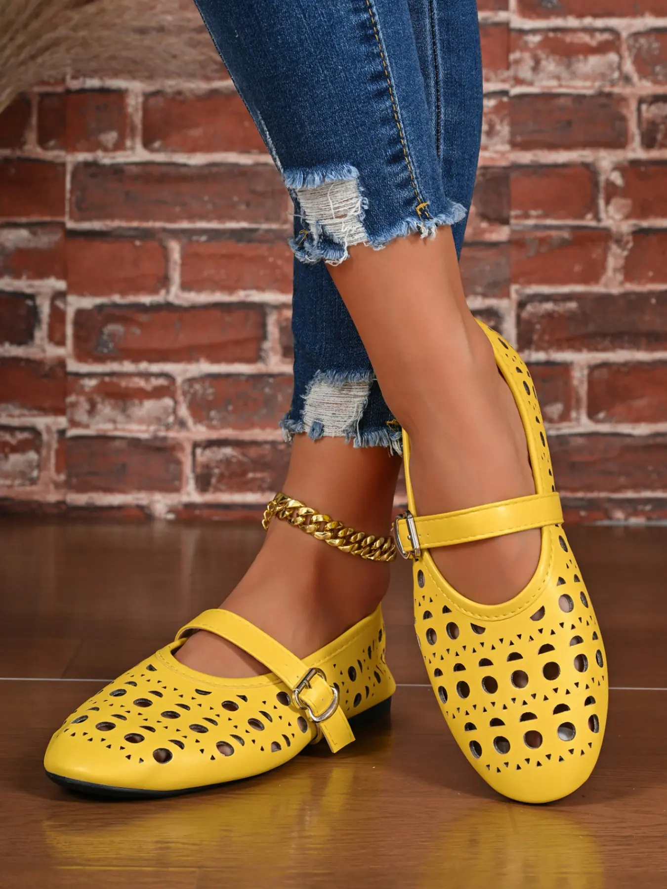 Women's Holey Shoes, College Style Outdoor Holey Shoes, Hollow Out Design, Comfortable Fashion Casual Shoes, Trendy and Stylish Footwear