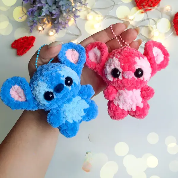 Crochet Pink Blue Mini Alien Dogs Keychain Cute Crochet