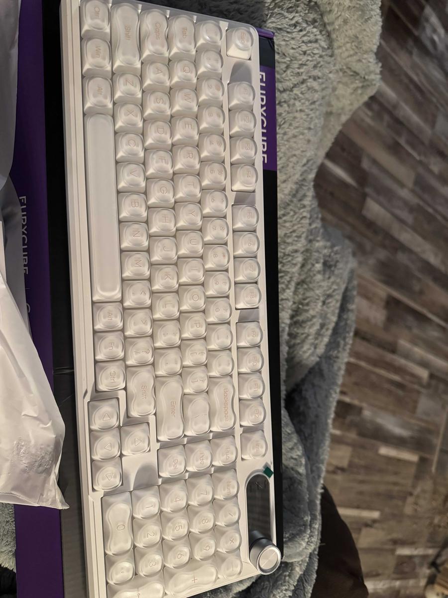 Item: IP98-Foundation White