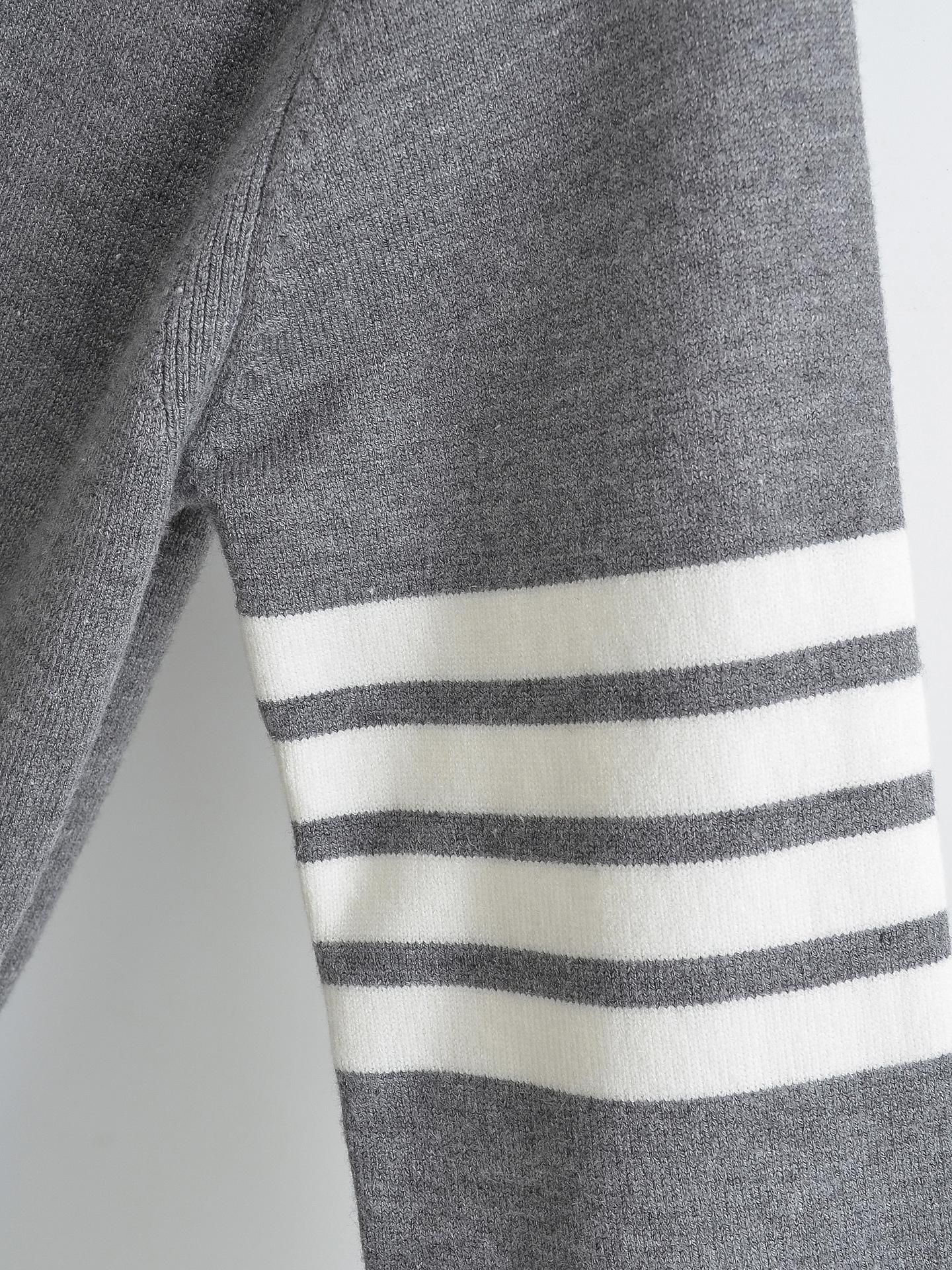 Hooded zipper sweater