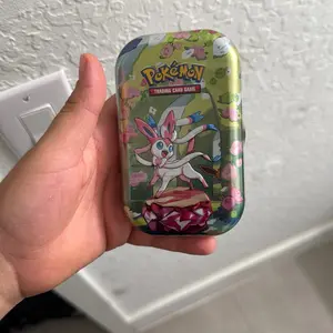 Prismatic evolution - Pokemon TCG sealed TIN