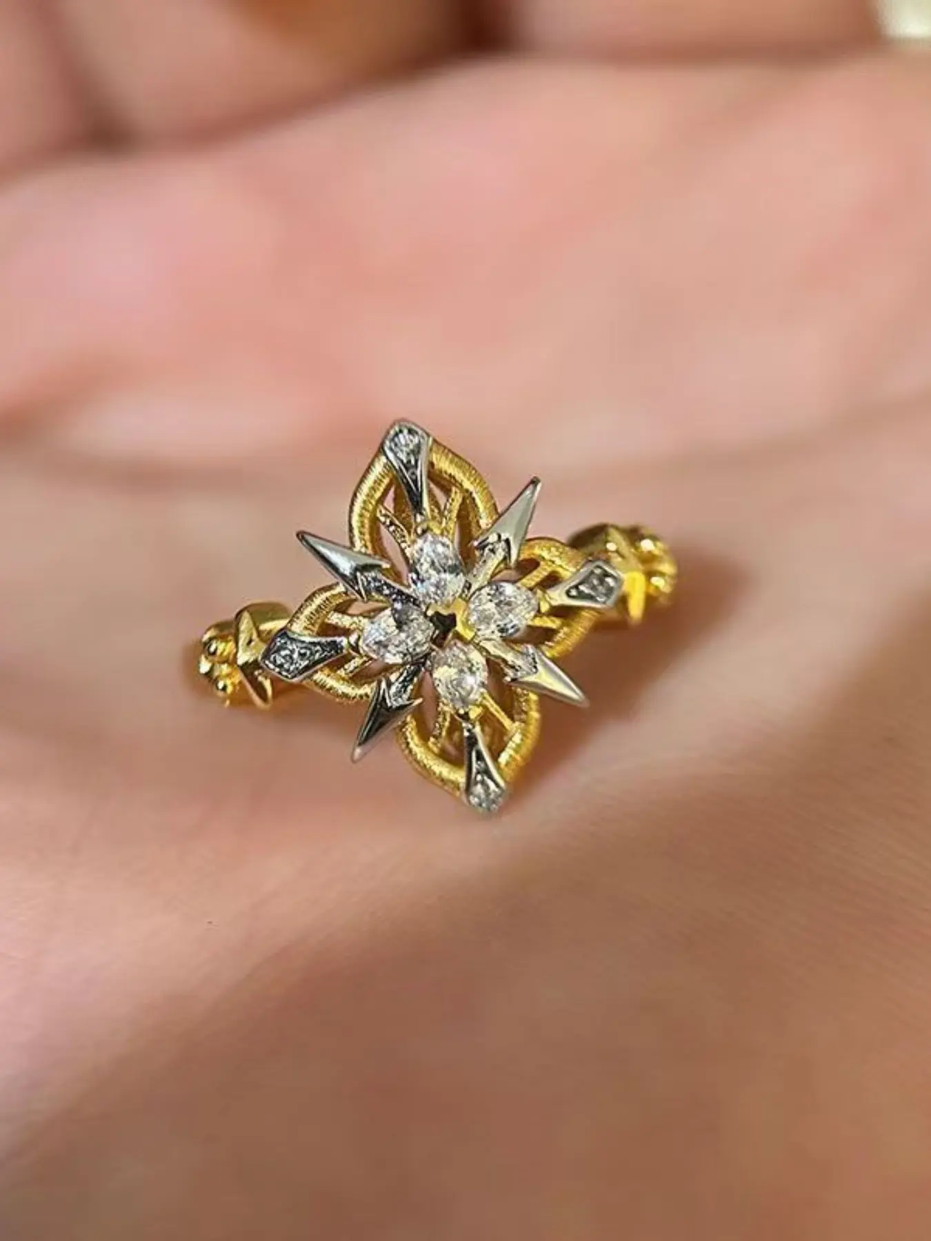 French Two-Tone 18k Gold Plated Thorn Star Ring, Adjustable Elegant Zircon Ring for Women, Geometric Design, All Seasons Jewelry