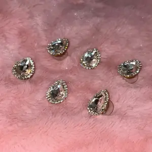 Bling Droplet Set of 6 - Shoe Charms with Sparkling Teardrop Design for Stylish Footwear Accessories