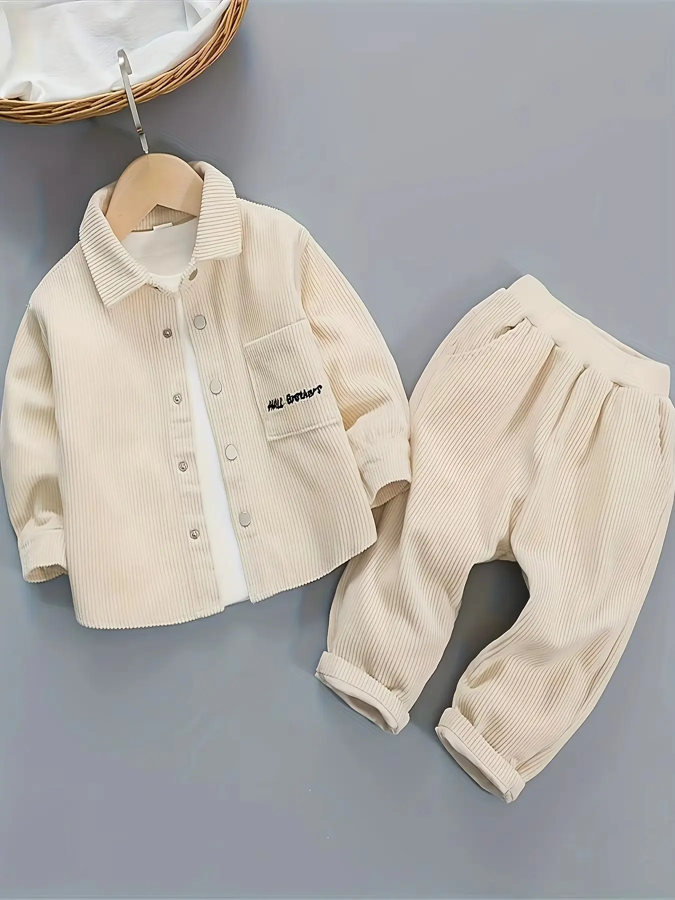 Spring Autumn New Children's Fashion Corduroy Two-Piece Set with Button Closure and Pocket Detail