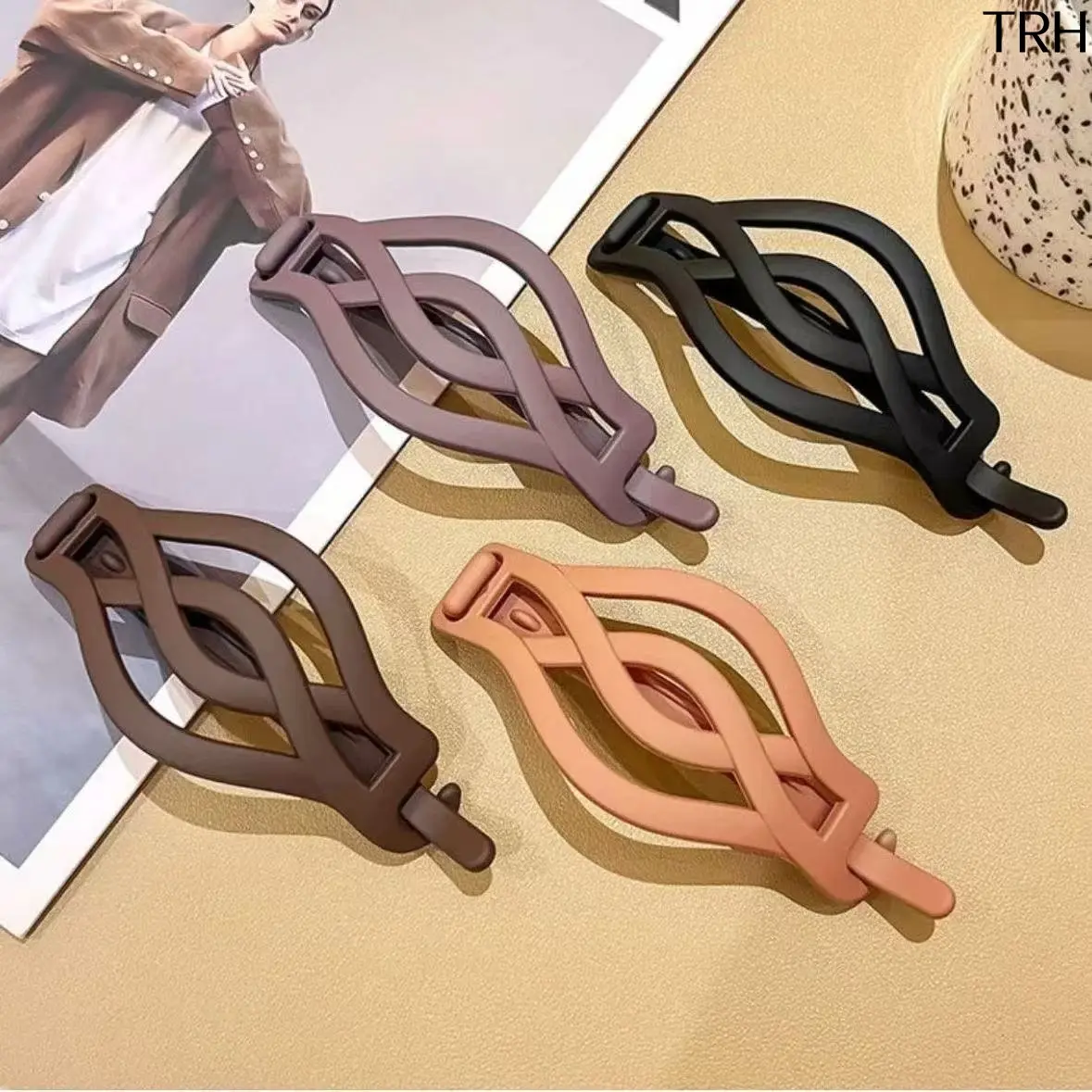 Matte Twisted Hollow Banana Hair Clip, Minimalist Vertical Barrette Ponytail Holder, Secure Snap Frog Hair Pin for Women Thick Hair Back of Head Bun Casual Office Hairstyling