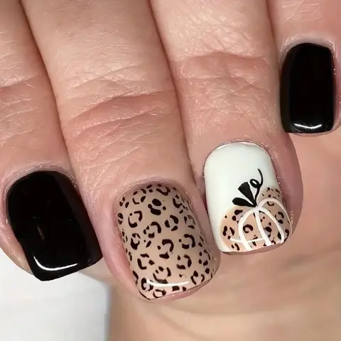 24 Count Short Square Press On Nails, Glossy Nude Leopard Print Fake Nails with Pumpkin Pattern, Reusable Stick on Removable False Nails for DIY Nail Art
