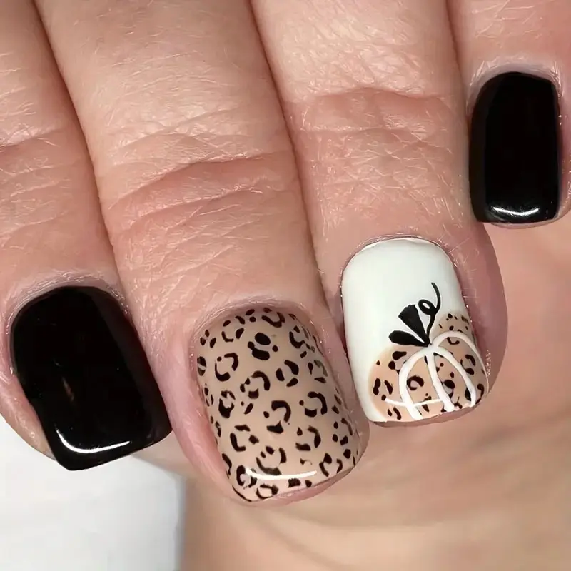 24 Count Short Square Press On Nails, Glossy Nude Leopard Print Fake Nails with Pumpkin Pattern, Reusable Stick on Removable False Nails for DIY Nail Art