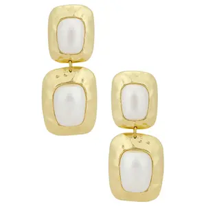 petit moments Martina Earrings in Pearl & Gold