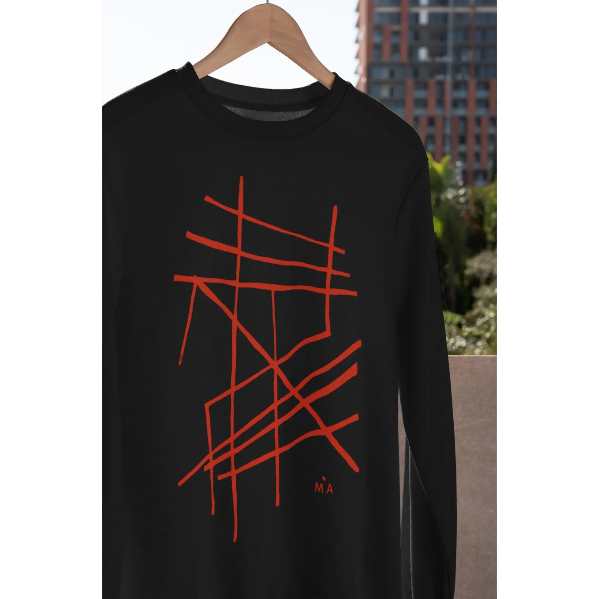 Abstract Sweatshirt Clamus in Black or White Cotton Blend