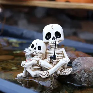 1pc Halloween Decoration, Father Son Skull Fishing Resin Statue, Aquarium Theme Decor, Perfect for Desktop & Garden Yard