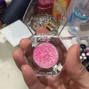 Ourbella single multi-chrome eyeshadows, sparkly shimmer glitter eyeshadow, iridescent shimmer, talc free, holographic ,color-shifting, metallic iridescent shimmer shadow duochrome