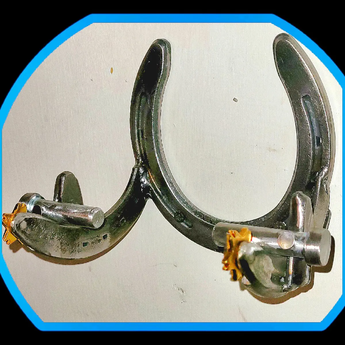 horseshoe toilet paper hanger