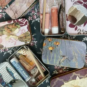 Surprise Altoids Wallet - Stylish Design with Colorful Accents, Ideal for Everyday Use