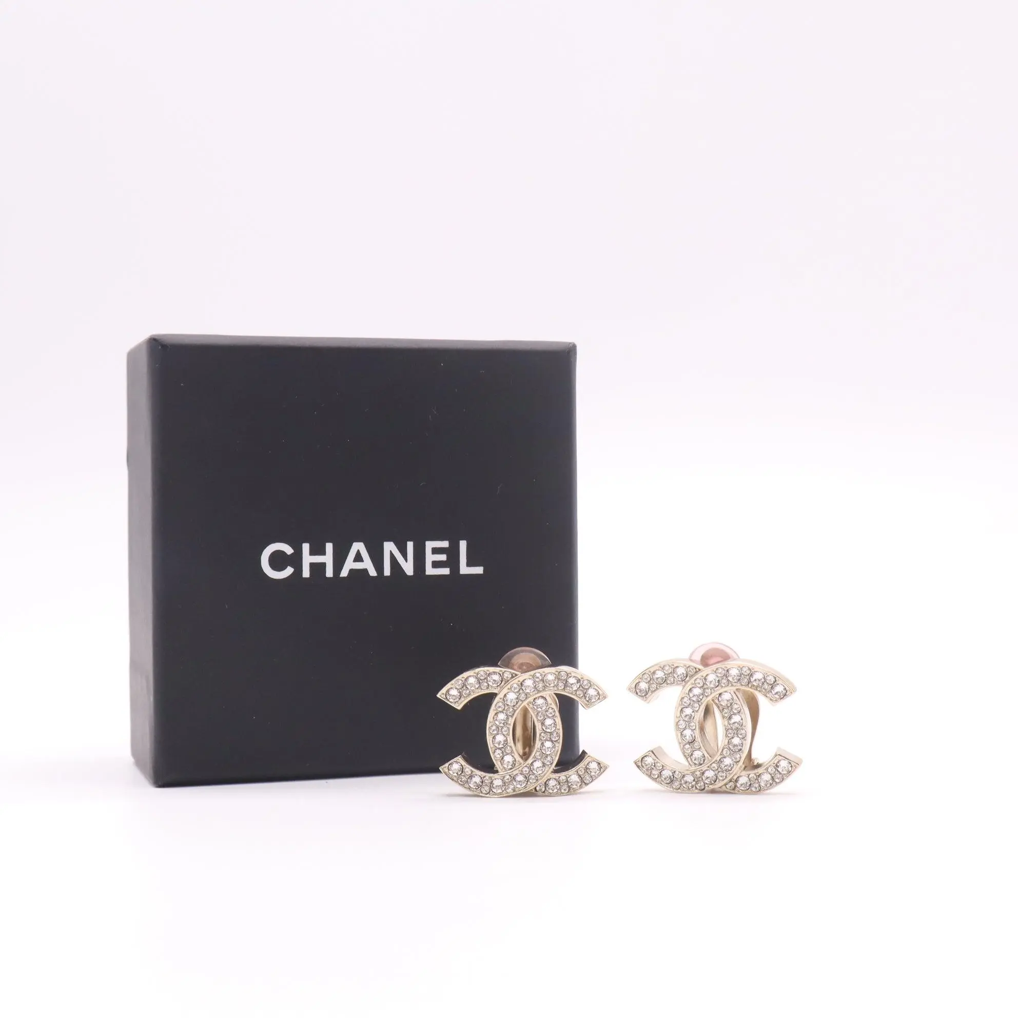 Pre-owned Chanel Timeless CC Stud Earrings W22450