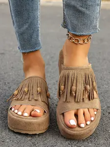 New Western Style Fringe Thick Sole Sandals, Women's Outdoor Retro Metal Decorative Heel Slippers, Fashionable Comfortable Footwear