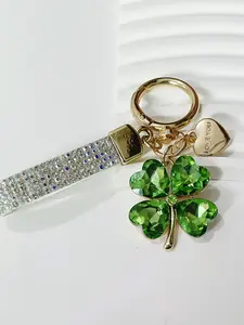 Four-Leaf Clover Keychain, Shiny Lanyard, Lucky Grass Car Bag Pendant, Handmade Floral Pattern Charm, Perfect Gift for All Occasions