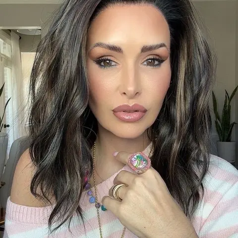 IMstyle Davina Tea Black Brown Highlight with Rooting Light Wavy Glueless Pre-plucked Natural Hairline 13*4 Lace Front Synthetic Wigs