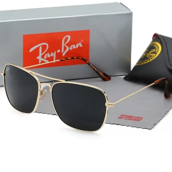 Ray-Ban aviator sunglasses featuring polarized, UV-protective lenses; suitable for everyday use.
