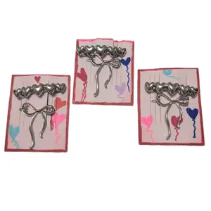 hair clip.