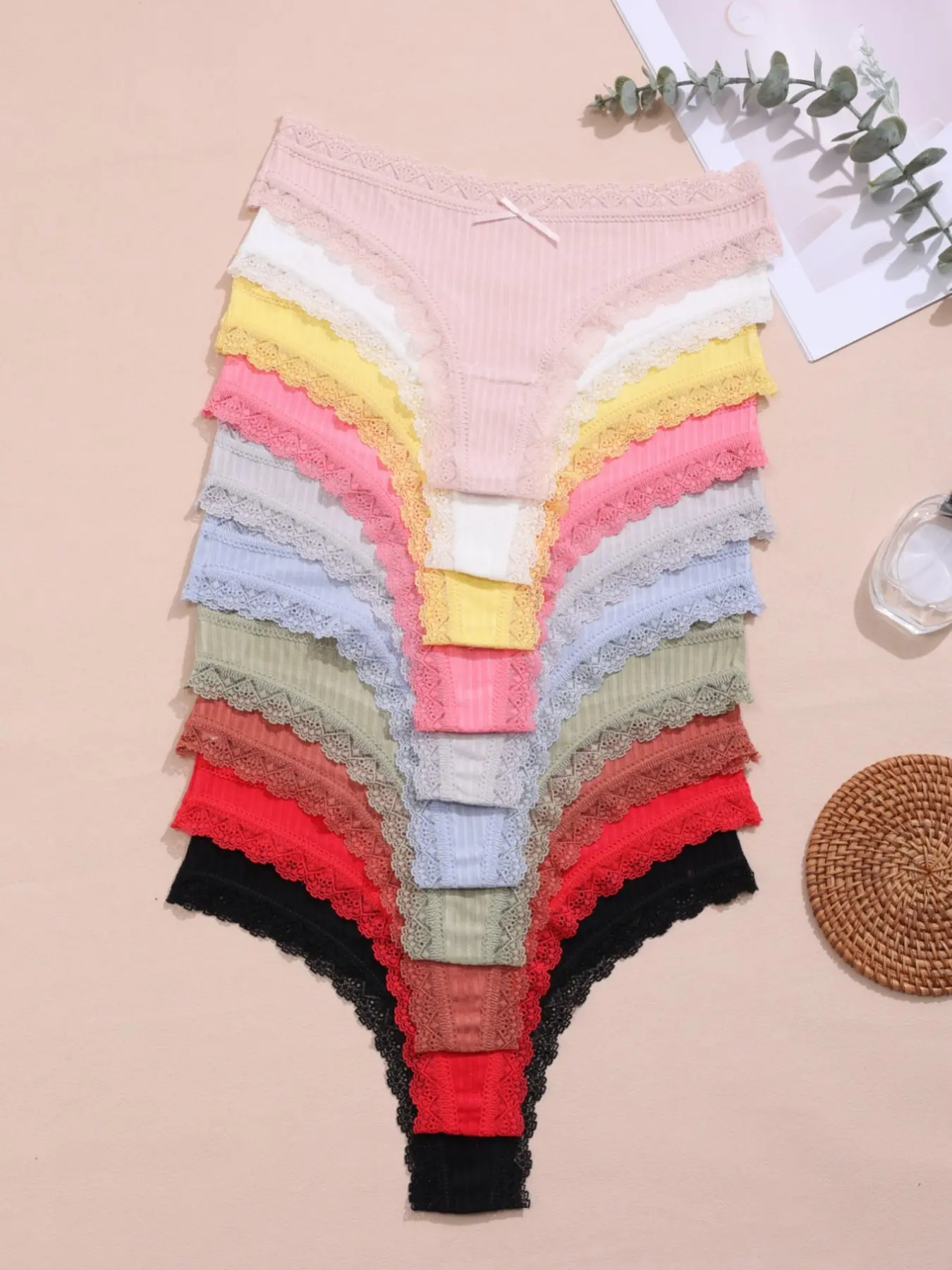 Women's Lace Patchwork Sexy Thong Panties, Fitted Lace Panties, Bowknot Decoration, Perfect for Daily Wear, Everyday, Comfortable and Stylish Intimates Underwear, Elegance, Soft Lace Panties, Lace Trim Underwear