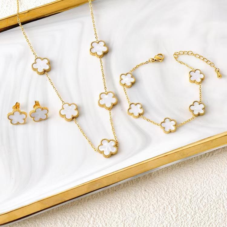 2025erptk Cross-Border Hot Sale Lucky Five-Petal Flower Earrings Necklace Set European and American Fashion Versatile Five-Leaf Flower Jewelry Set New Fashion