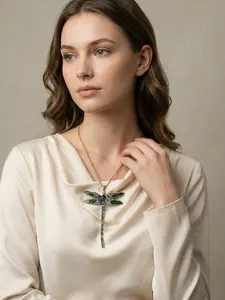 1 piece of retro elegant dragonfly shaped necklace, suitable for daily commuting, vacation and dating, and also a surprising exquisite small gift