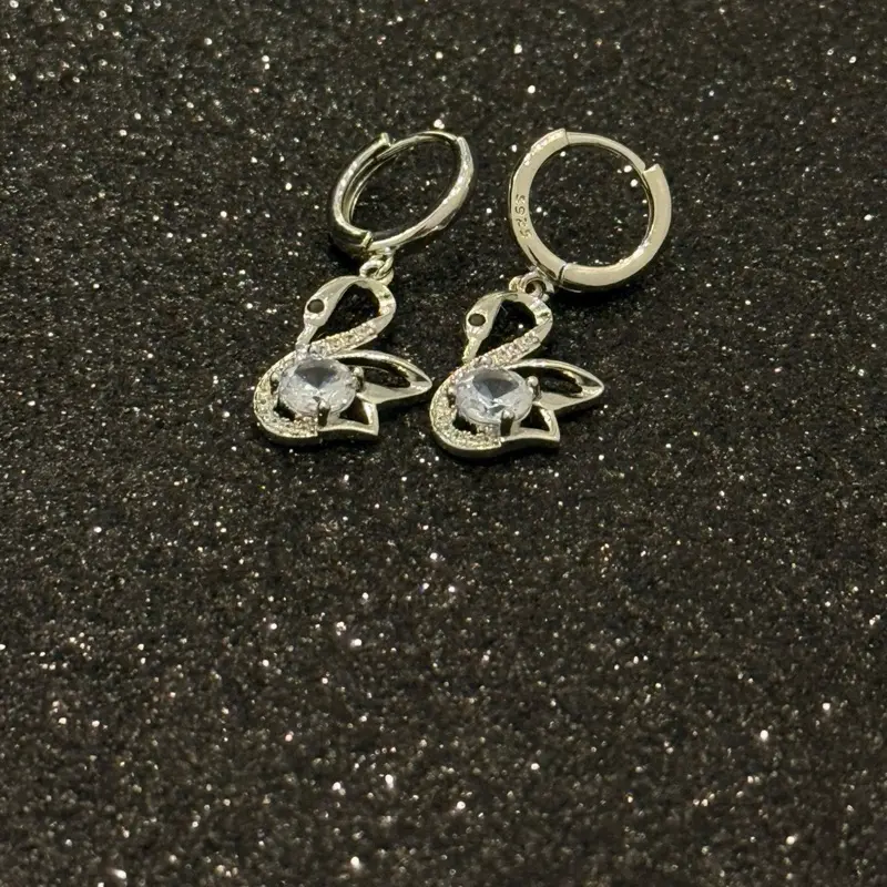 Elegant Swan Huggie Drop Earrings for Women, Cute Animal Jewelry with a Secure Comfortable Fit for Casual Wear, Female, Secure And Comfortable Fit, Single Pair