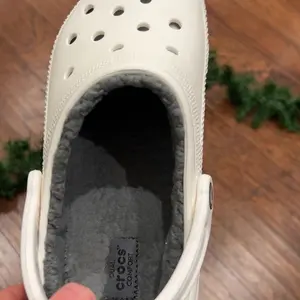 Product Review of Crocs Men's and Women's Slippers - Classic Lined Clogs, Indoor House Shoes from 💛**💛