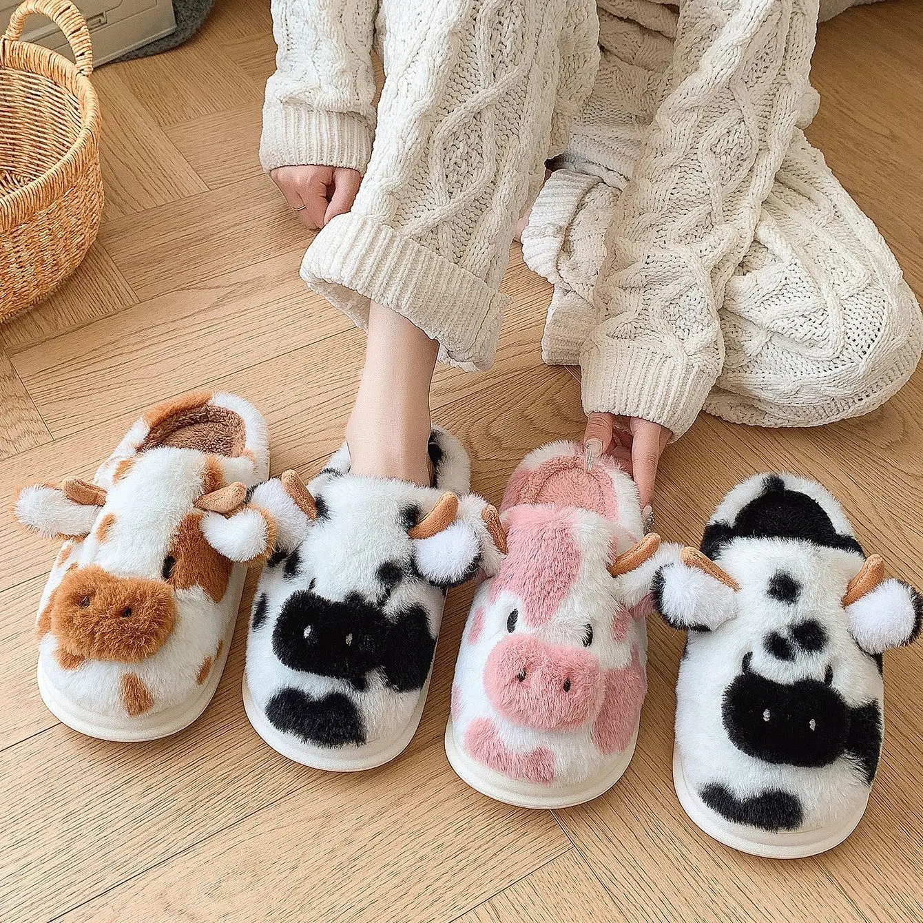Cartoon Cow Plush Cotton Slippers, Autumn and Winter Thick Warm Slippers, Cute Home Style, Anti Slip Couple Cotton Slippers