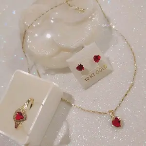 set de cadena, anillo y broqueles