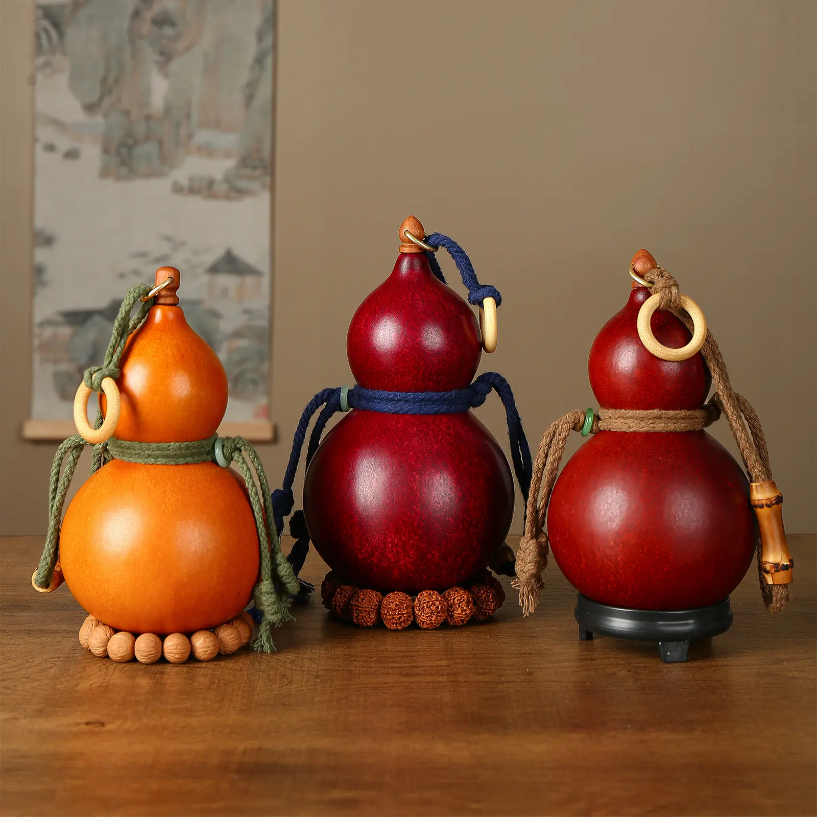 Ancient Chinese Gourd Flask 500ml Portable Whiskey Bottle with Lacquer Finish Unique Artisan Gift for Camping Travel Natural Gourd Crafted with Traditional Techniques Drinkware Tumblers