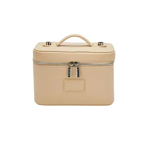 ETOILE COLLECTIVE Mini Vanity Case in Beige