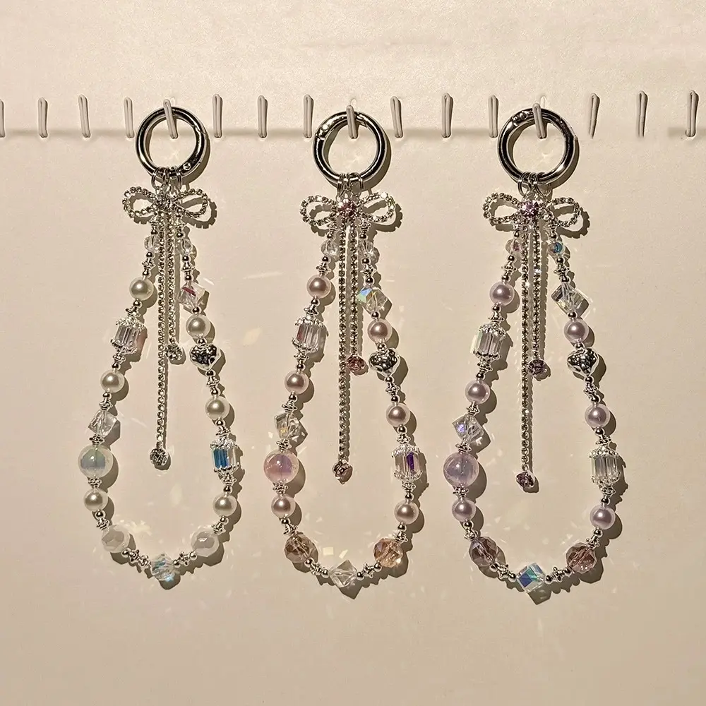 Exquisite Artificial Wearable Mobile Phone Chain with Bow Design Plastic Material Suitable for All Seasons Cellphone Smartphone Accessory