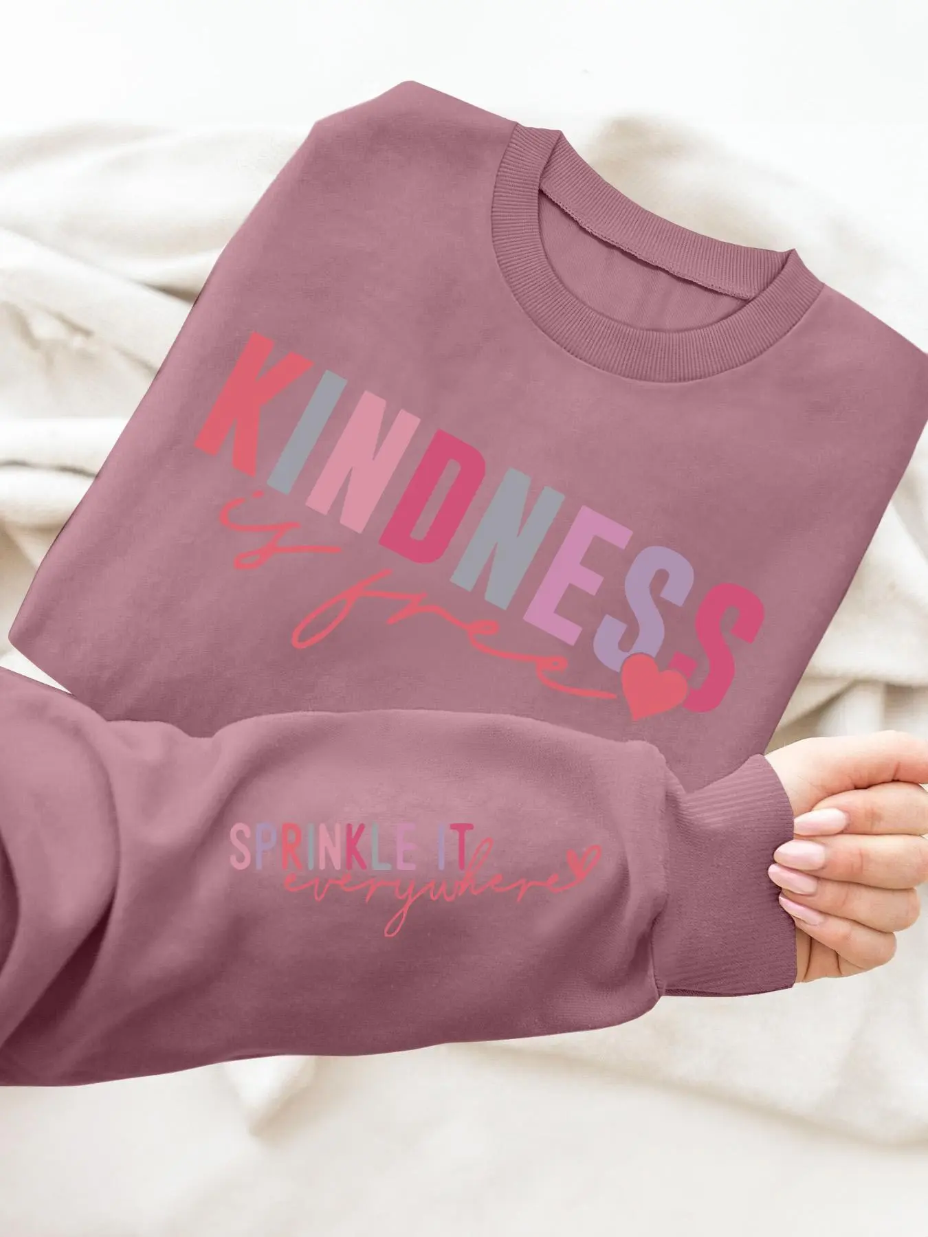 Women's Kindness Is Free Letter Print Heart Round Neck Cute Sweatshirt, Casual Long Sleeve Crew Neck Pullover for Fall & Winter, Women's Clothes for Daily Wear, Hoodie, Tops, Womenswear