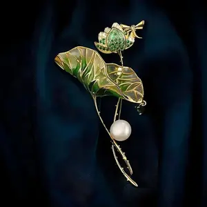 The New Hot-selling Elegant Temperament Painted Lotus Brooch High-end Niche Design Lotus Leaf Corsage Pin Accessories