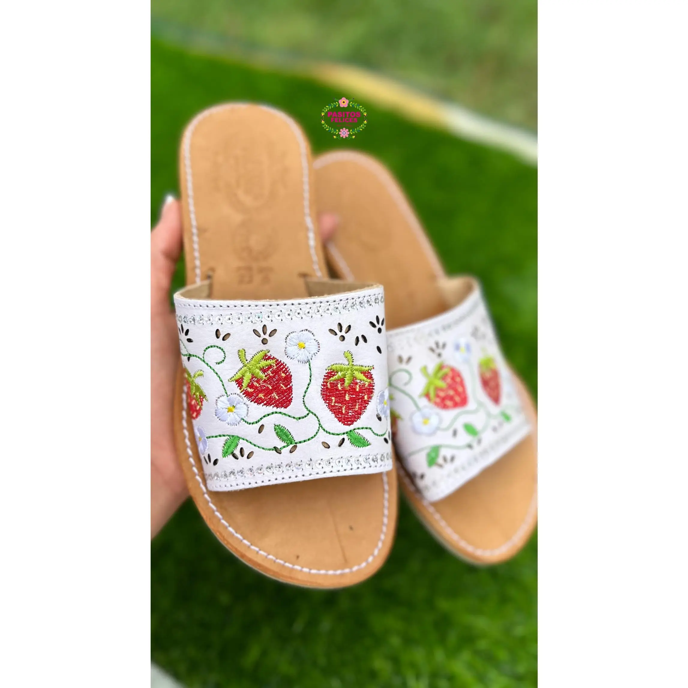 Fresa - Strawberry Daisy White Leather Sandals