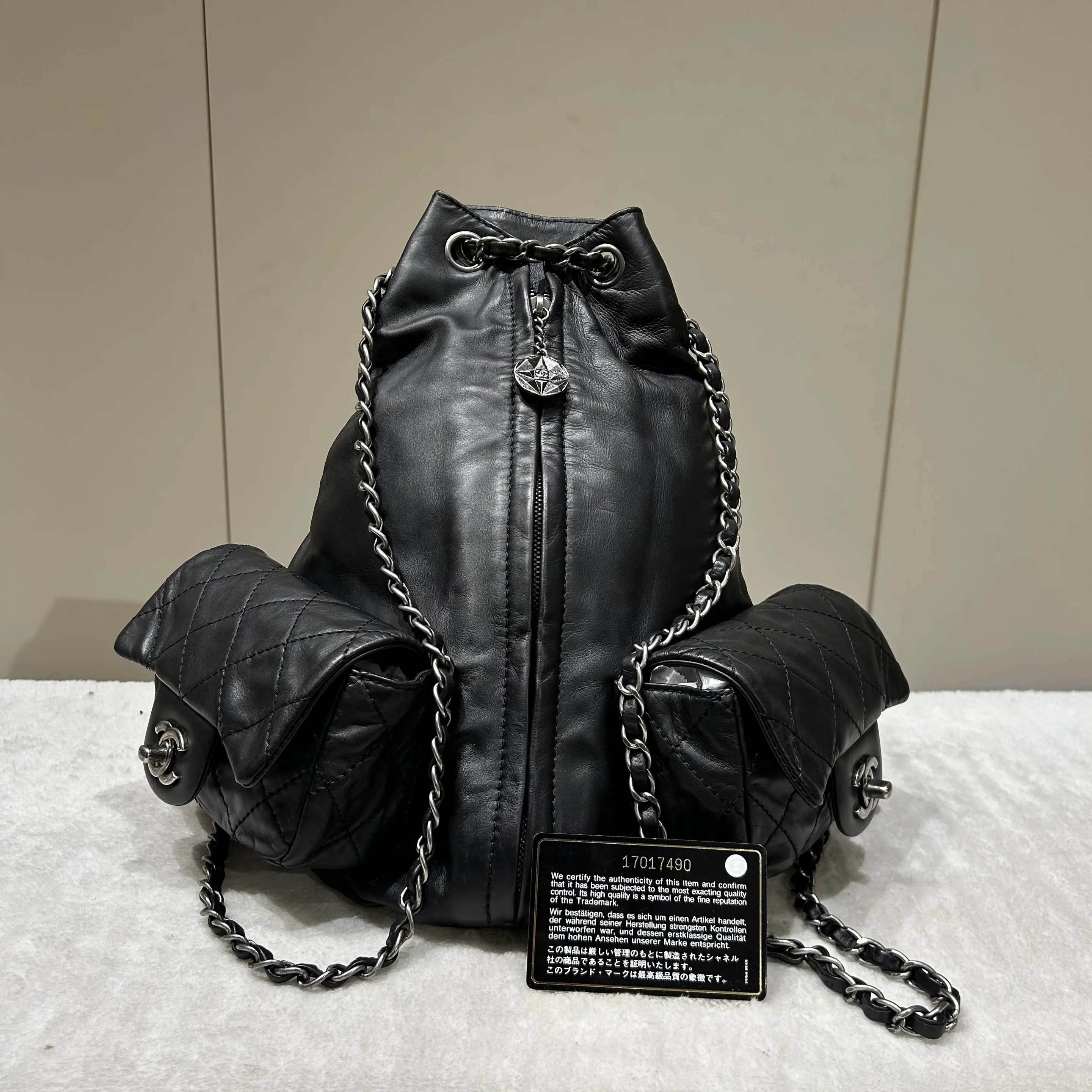 Pre-owned CHANEL leather Backpacks Black‑Silver Lambskin Métiers d’Art Dallas Runway Vintage Frog Backpack 64980333 SH