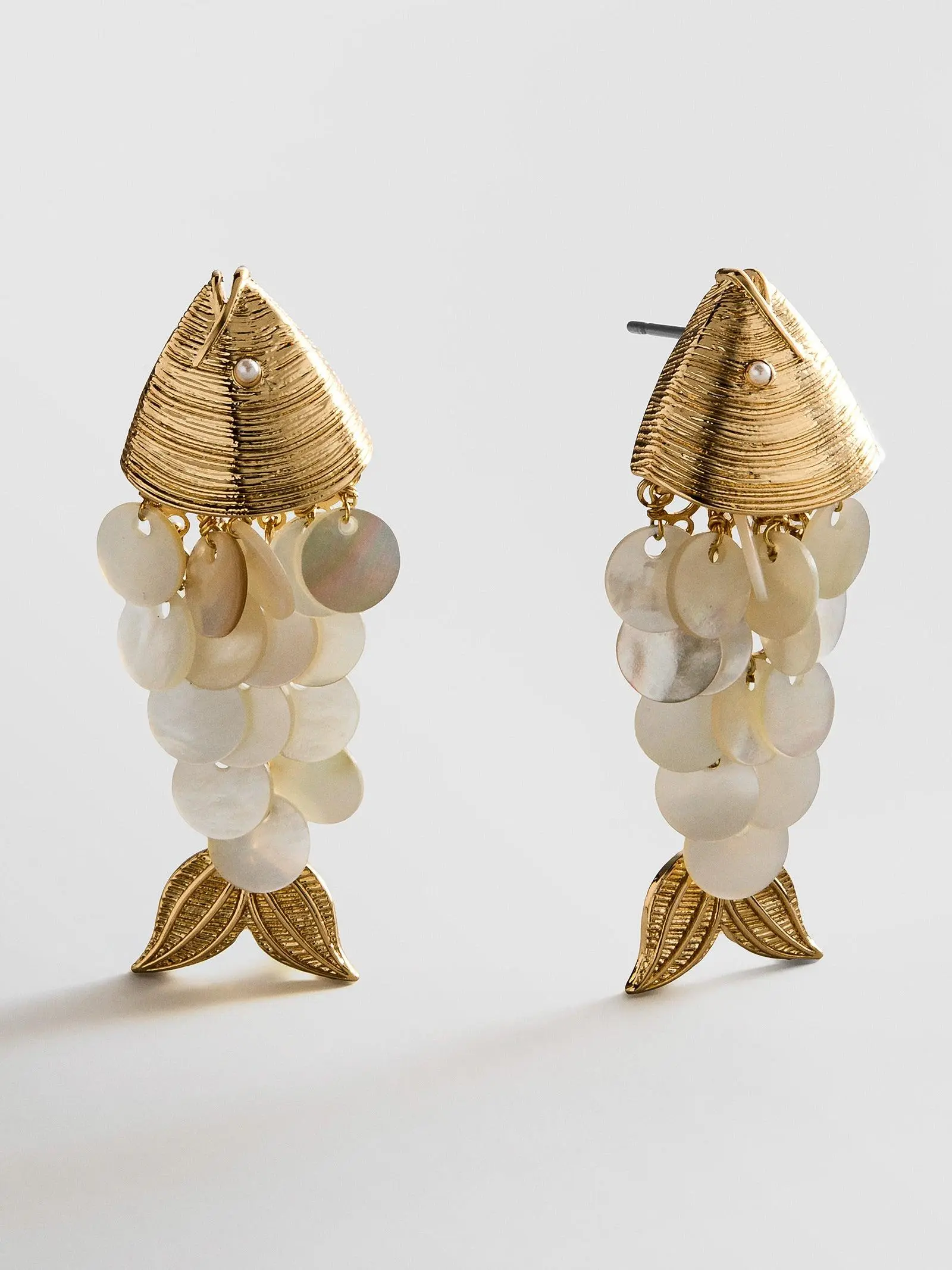 Ripple Effect Fish Earrings - Gold/Pearl Ripple Effect Fish Earrings - Gold/Pearl