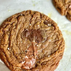Classic Chocolate Chunks Cookies -Crispy Edges-Gooey Center