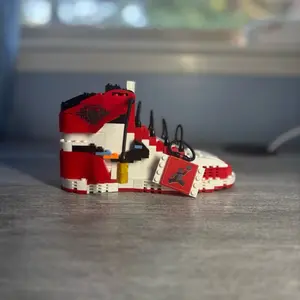 Retro High-Top Brick Sneaker Build – 500+ PCS Red & White Display Set