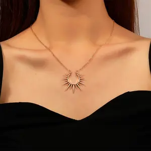 Sunflower Pendant Creative Necklace Retro Metal Open Clavicle Chain Fashion Jewelry Women's Gift for Girlfriend