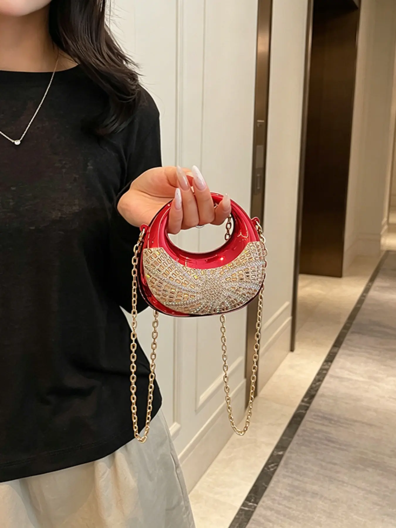 Acrylic Mini Crescent Bag, 2026 New European and American Style, Rhinestone Evening Bag, Chain Crossbody Box Bag, Suitable for Parties and Commuting, Elegant Evening Bag, Glitter Evening Bag, Aesthetic Handbag, All Seasons Handbag, Chain Crossbody Bags